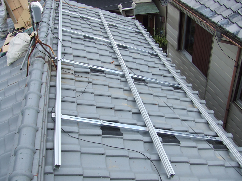 太陽光発電システム　施工中